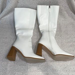 Princess Polly “Jessa” Boots Color: Matte White Size: 9